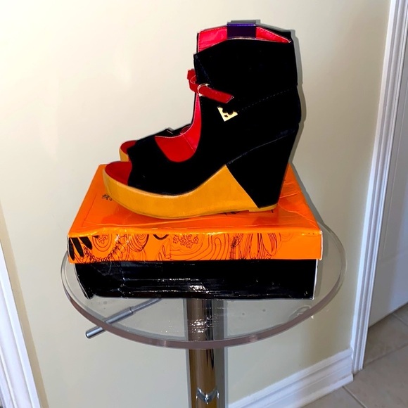 ✅Ya Li Da  platforms in black & red w/ gold tone findings. 🖤❤️ NWOT - Picture 2 of 9